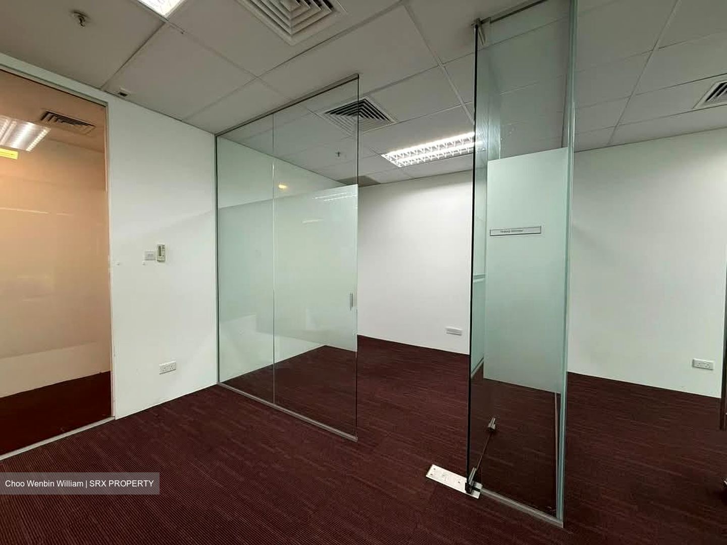 Sunshine Plaza (D7), Office #586572361